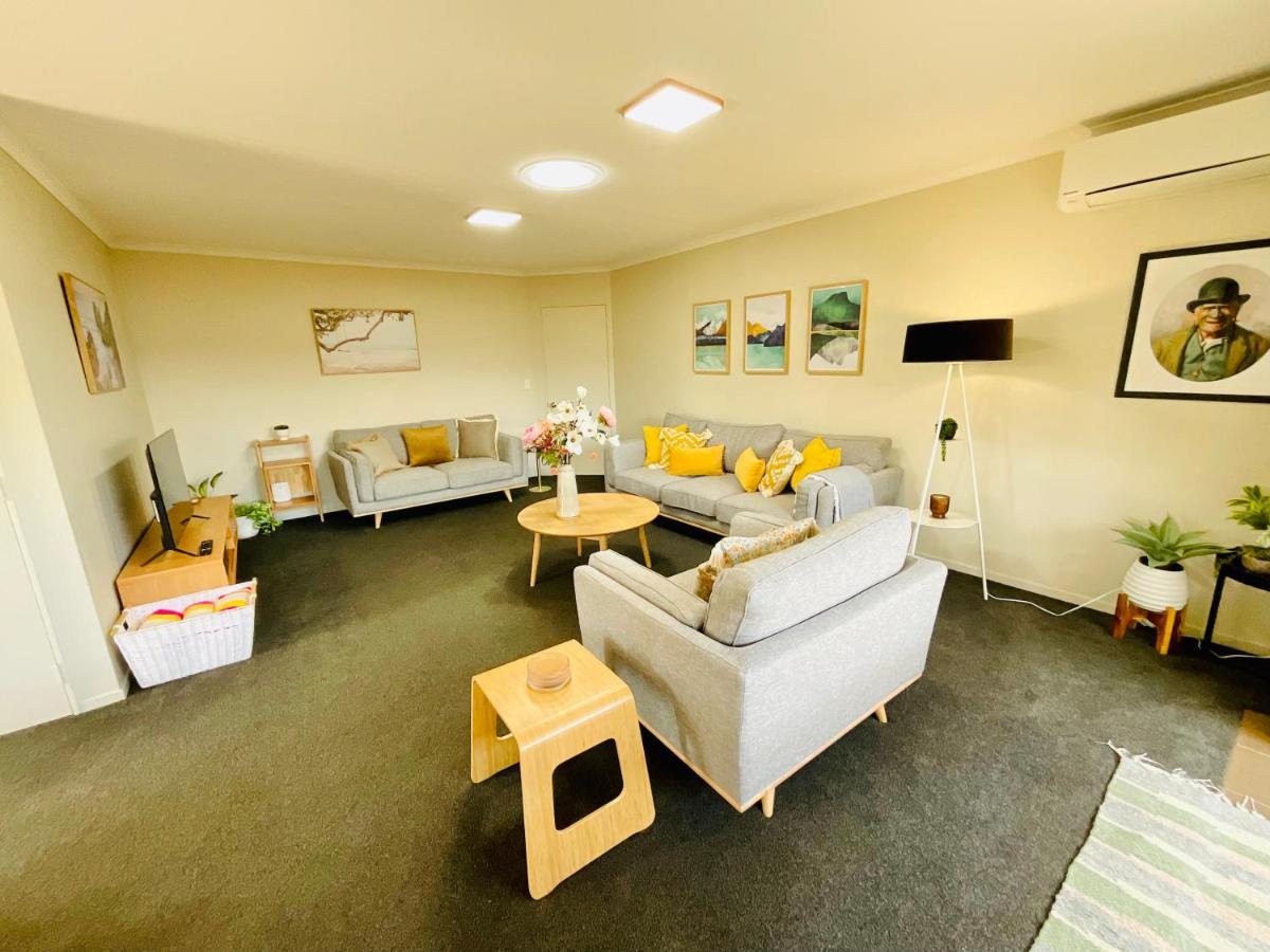 Free-Range On Papmoa Beach Tauranga Exterior photo